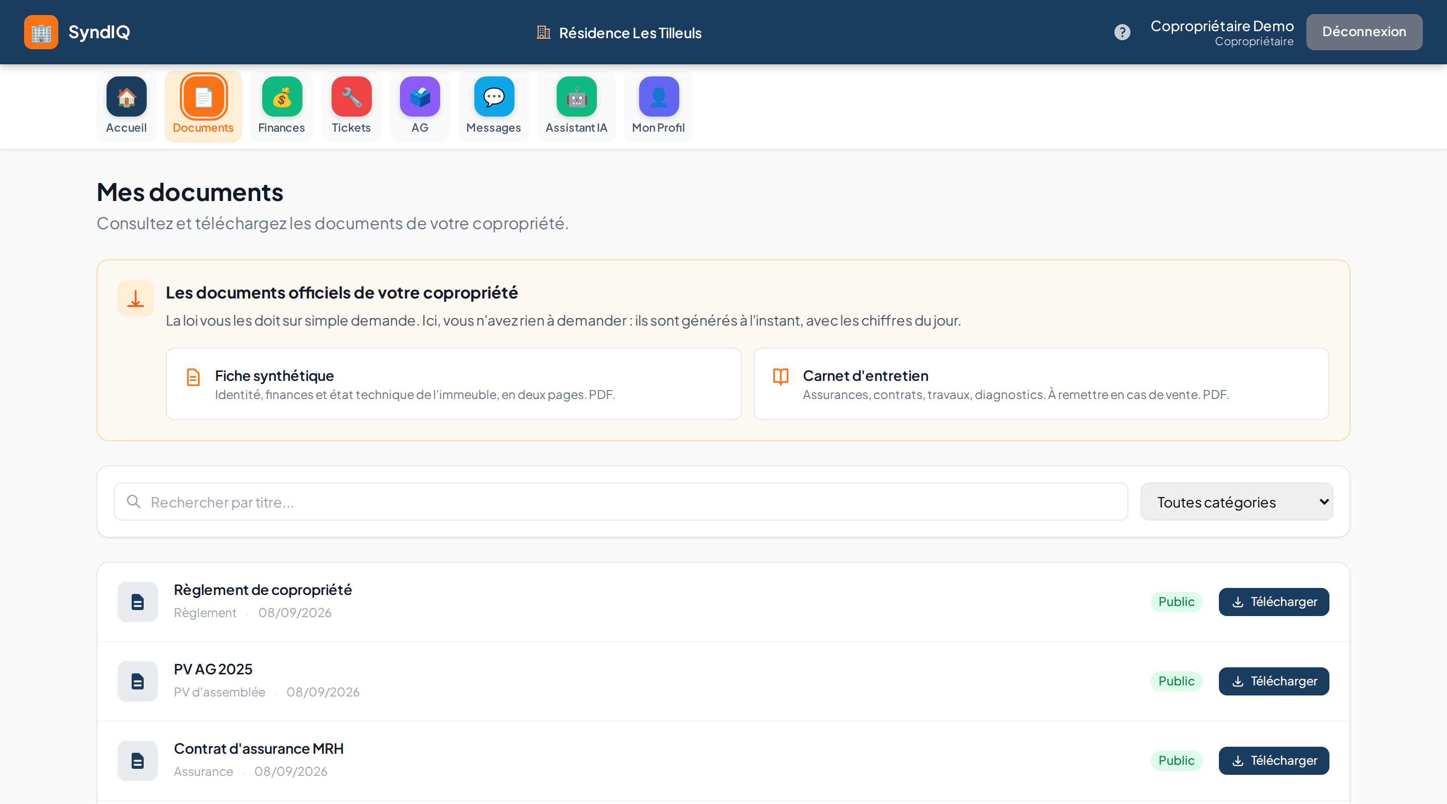 Espace copropriétaire, page Mes documents : les documents de la résidence classés, avec la fiche synthétique et le carnet d'entretien à télécharger